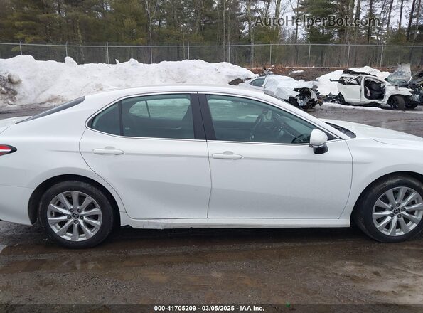 4T1L11AK7LU883202 2020 TOYOTA LE White Vista interior trasera
