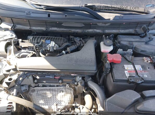 5N1AT2MV0JC850610 2018 NISSAN ROGUE Серебряный Вид сзади