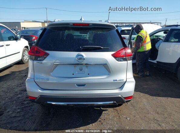 5N1AT2MV0JC850610 2018 NISSAN ROGUE Серебряный 