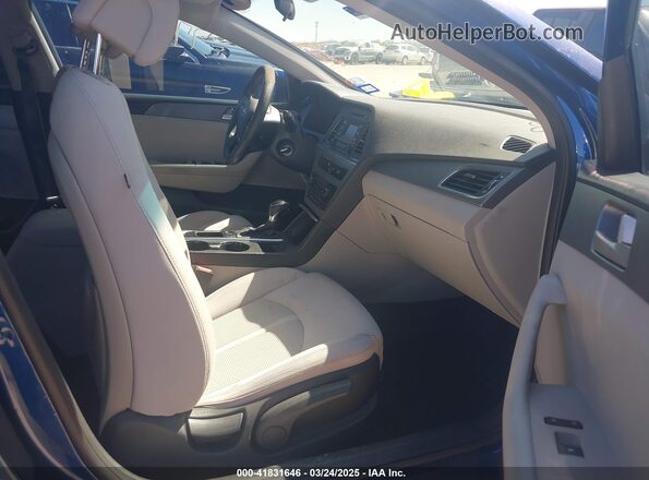 5NPE24AF7HH493040 2017 HYUNDAI SONATA Blue წინა სალონის ხედი