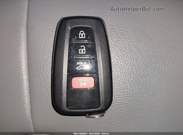5TDHZRBH9MS078313 2021 TOYOTA LE White Widok deski rozdzielczej