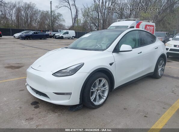 7SAYGAEE2PF642162 2023 TESLA MODEL Y White Передня ліва чверть