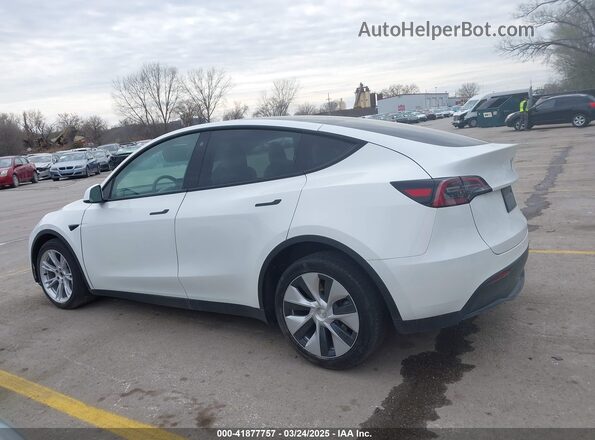 7SAYGAEE2PF642162 2023 TESLA MODEL Y White Вид задньої частини салону