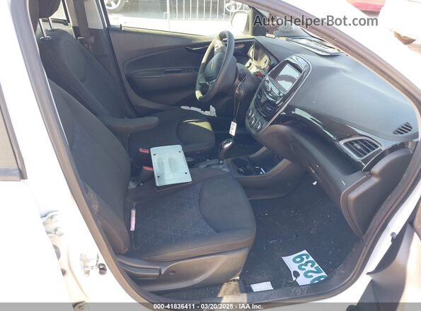 KL8CD6SA7MC748168 2021 CHEVROLET SPARK White Vista interior delantera