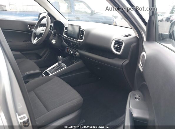 KMHRB8A3XMU100531 2021 HYUNDAI VENUE Silver Widok wnętrza z przodu