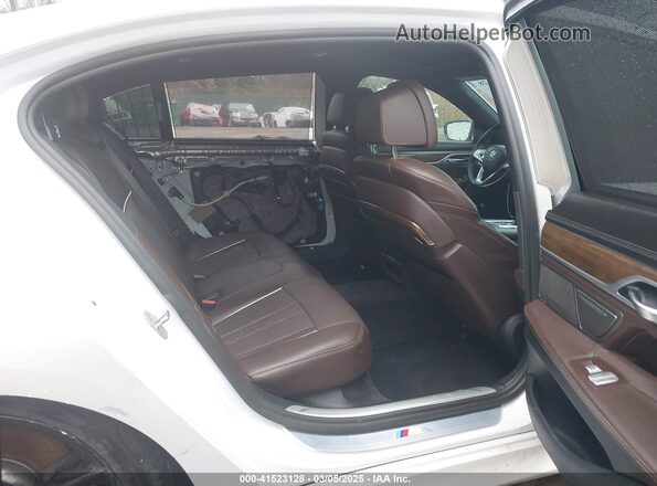 WBA7F2C58JB238567 2018 BMW ALPINA White Вид наклейки з VIN-кодом