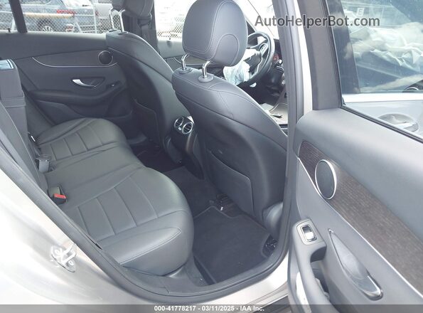 WDC0G8DB2LF751263 2020 MERCEDES-BENZ GLC 300 Gray VIN կոդի պիտակի տեսք