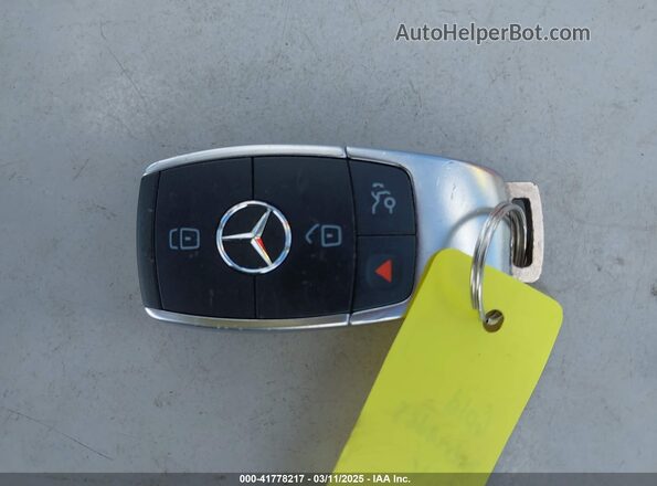 WDC0G8DB2LF751263 2020 MERCEDES-BENZ GLC 300 Gray Առջևի վահանակի տեսք