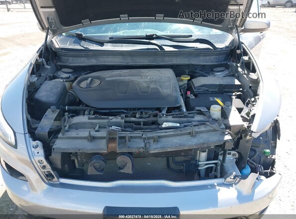 1C4PJMCS3HW601041 2017 JEEP CHEROKEE Silver 