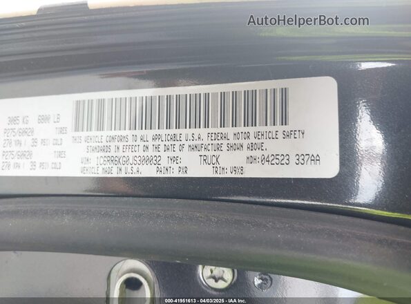 1C6RR6KG0JS300032 2018 RAM 1500 Black Вид підкапотного простору