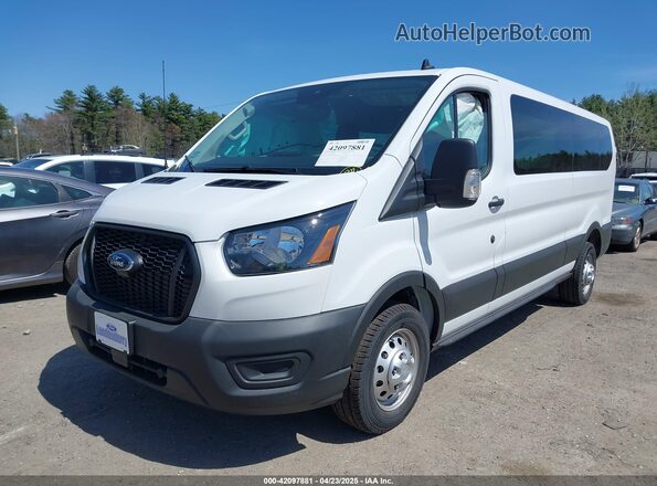 1FBAX9Y82RKB84992 2024 FORD PASSENGER White წინა მარცხენა ხედი სამი მეოთხედიდან