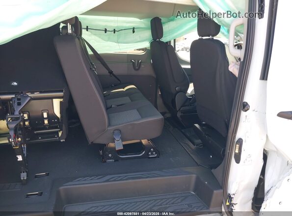 1FBAX9Y82RKB84992 2024 FORD PASSENGER White VIN კოდის სტიკერის ხედი