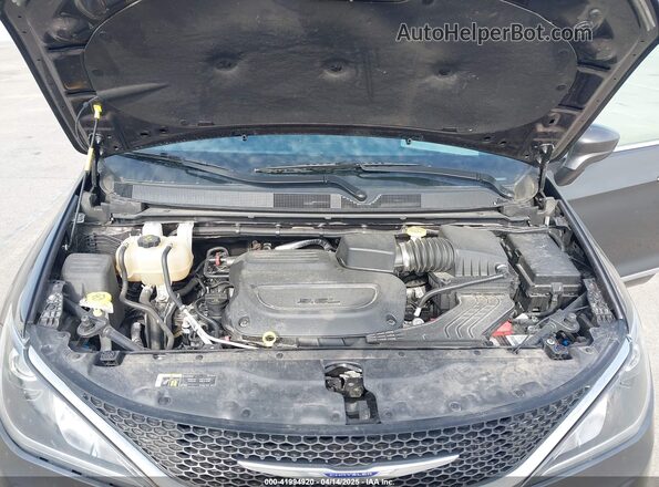 2C4RC1BG9LR268909 2020 CHRYSLER PACIFICA Gray Widok z tyłu