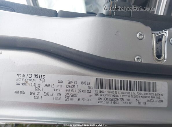 3C4NJDBB8KT847654 2019 JEEP COMPASS Silver Vista del compartimento del motor