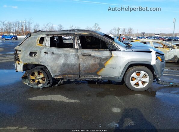 3C4NJDBB8KT847654 2019 JEEP COMPASS Silver Vista interior trasera