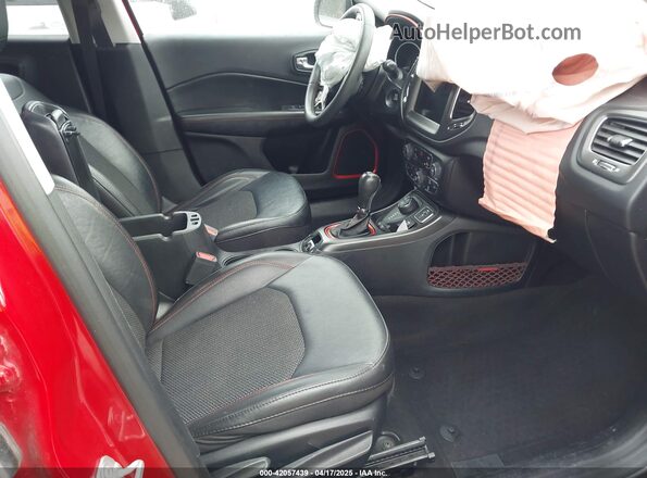 3C4NJDDB6MT574374 2021 JEEP COMPASS Black Front interior view