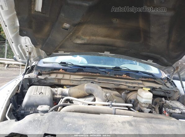 3C6TR4HT6JG144200 2018 RAM 2500 Серебряный Вид сзади