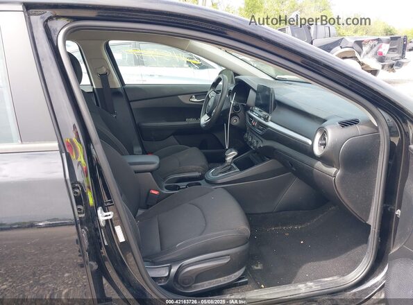 3KPF24AD5ME369771 2021 KIA FORTE Black Front interior view