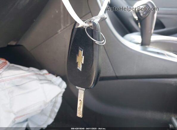 KL7CJPSB2MB326150 2021 CHEVROLET TRAX Silver Widok deski rozdzielczej