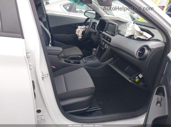 KM8K62AAXMU601100 2021 HYUNDAI KONA White Սալոնի դիմացի տեսք