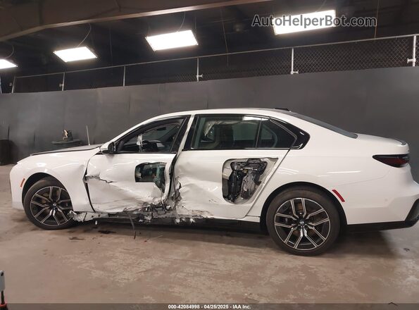 WBA33EH05RCP97943 2024 BMW 7 SERIES White 360 interior view