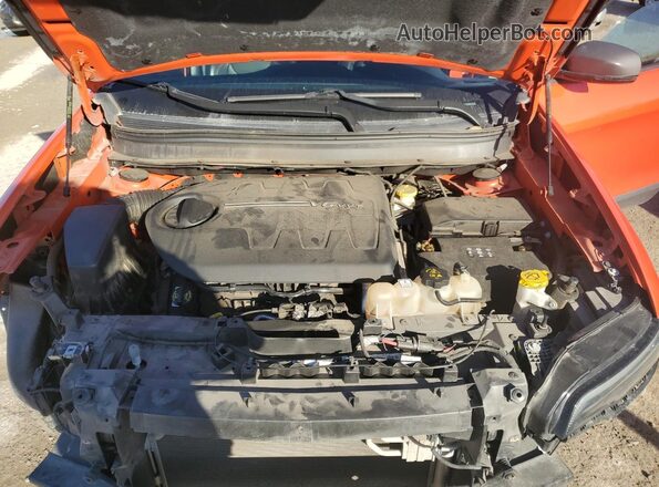 1C4PJMBX2MD230988 2021 JEEP CHEROKEE Orange Vista del compartimento del motor