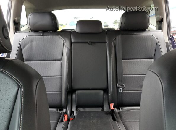 3VV3B7AX5MM114799 2021 VOLKSWAGEN TIGUAN Blue Widok tylnych siedzeń