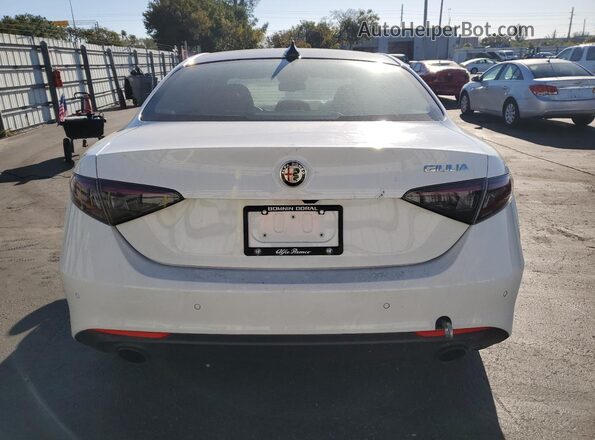 ZARFAMAN6R7685530 2024 ALFA ROMEO GIULIA White Вид ззаду
