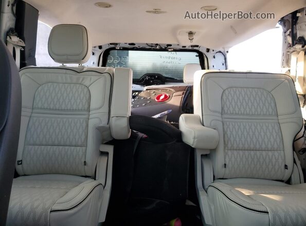 5LMJJ3TT1MEL15609 2021 LINCOLN NAVIGATOR Белый 