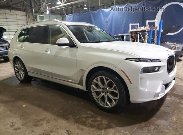 5UX23EM02R9S50015 2024 BMW X7 White Przód prawy