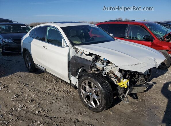 5UX2V1C08M9F44695 2021 BMW X4 White Przód prawy