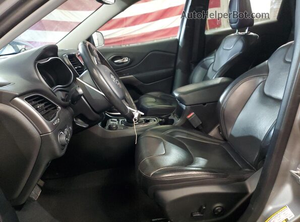 1C4PJMDN0KD294567 2019 JEEP CHEROKEE Silver Вид салону спереду