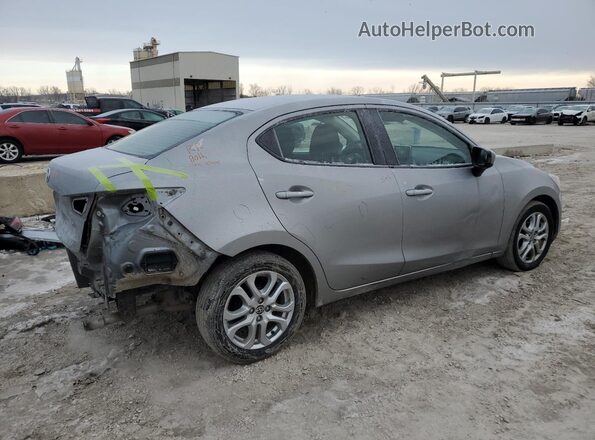 3MYDLBZV7GY142608 2016 TOYOTA SCION Silver უკანა მარჯვენა