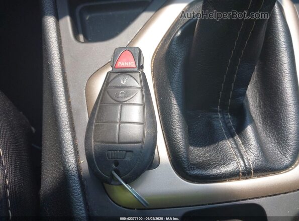 1C4PJLAB3HW603160 2017 JEEP CHEROKEE Черный Вид панели приборов