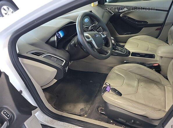 1FADP3R47GL320483 2016 FORD FOCUS  Вид подкапотного пространства