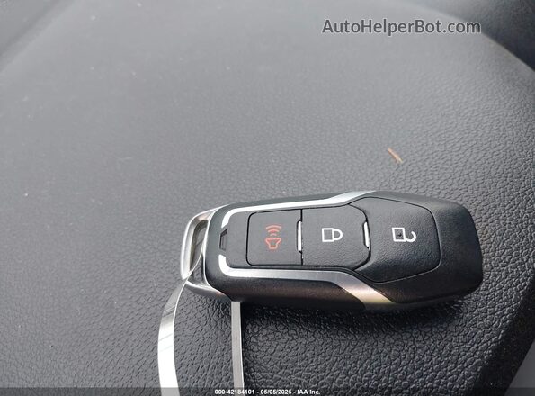 1FM5K7D82HGA58909 2017 FORD FORD EXPLORER Maroon Widok deski rozdzielczej