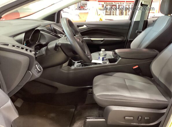 1FMCU0GD2KUC36960 2019 FORD ESCAPE  Widok z tyłu