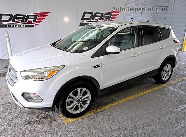 1FMCU0GD2KUC36960 2019 FORD ESCAPE  Widok tylnych siedzeń