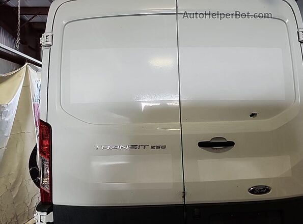 1FTYR1CM3HKB08559 2017 FORD TRANSIT-250  Вид салона спереди