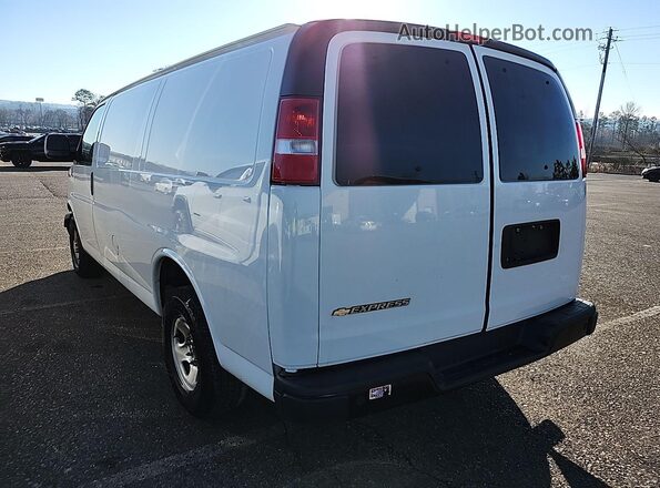 1GCWGAFG0L1190607 2020 CHEVROLET EXPRESS White წინა სალონის ხედი