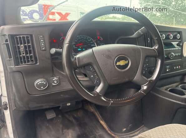 1GCWGAFG2L1252959 2020 CHEVROLET EXPRESS  Vista del compartimento del motor