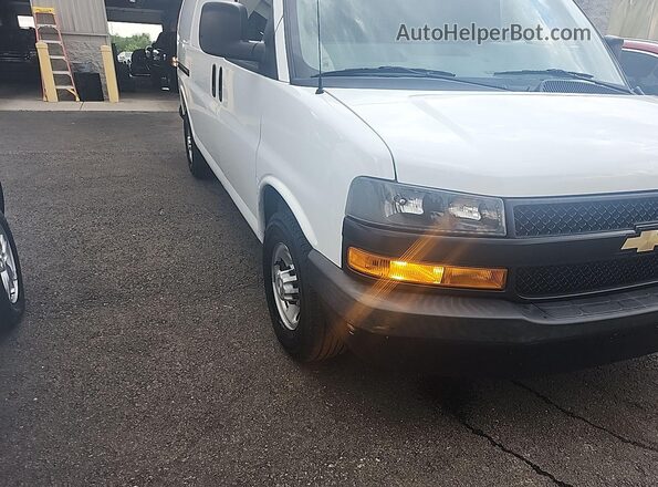 1GCWGAFG3L1163983 2020 CHEVROLET EXPRESS White წინა სალონის ხედი