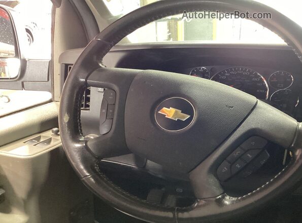 1GCWGAFG4L1260657 2020 CHEVROLET EXPRESS Белый Вид салона спереди