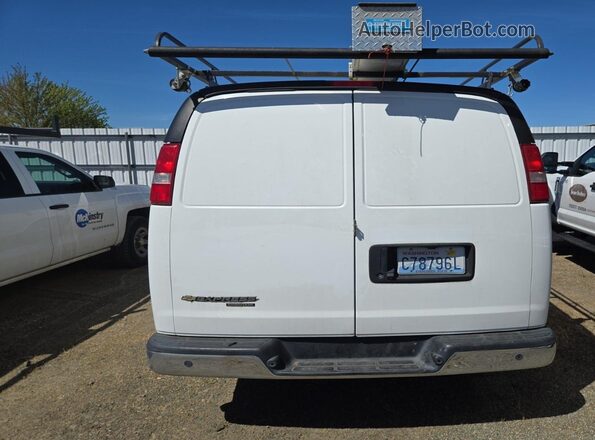 1GCZGGFG3G1326184 2016 CHEVROLET EXPRESS  Вид салона спереди