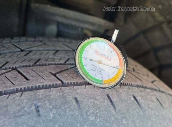 1GNERHKWXMJ183734 2021 CHEVROLET TRAVERSE  Widok wnętrza z przodu
