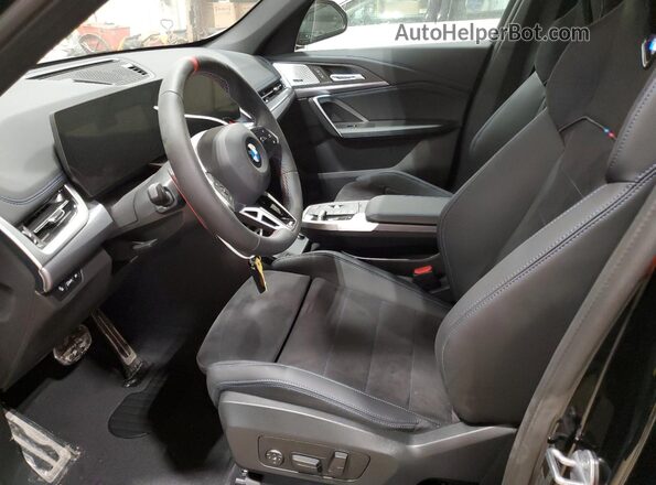 WBX13EF00S5131826 2025 BMW X1 Black Front interior view