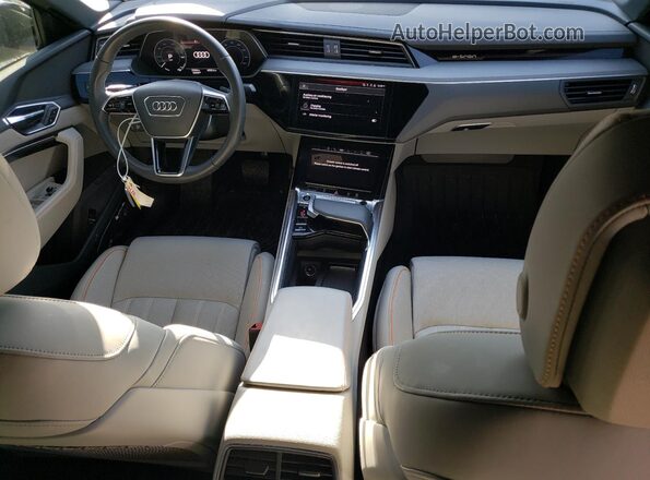 WA1DAAGE9RB025366 2024 AUDI Q8 Charcoal Dashboard view