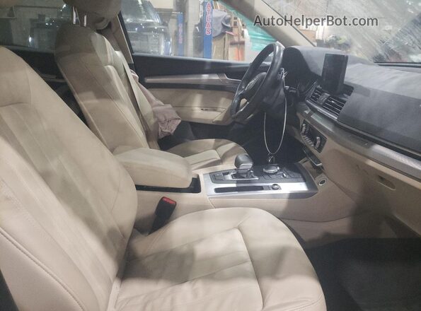 WA1BNAFY7J2117488 2018 AUDI Q5 Charcoal Вид салону спереду