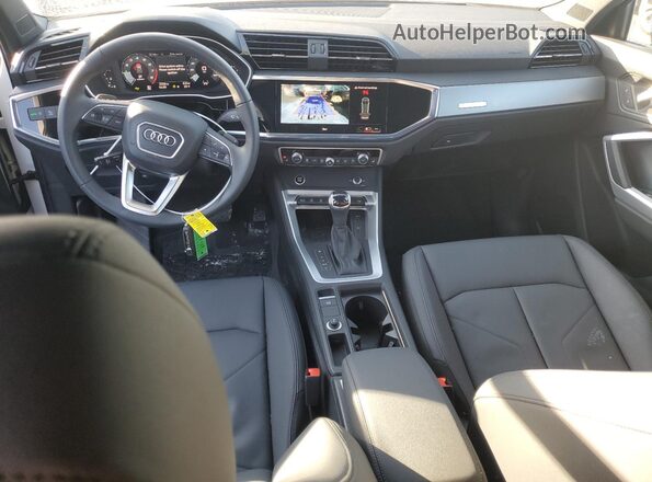 WA1DECF37R1168645 2024 AUDI Q3 White Vista del salpicadero