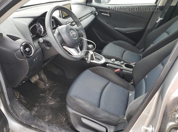 3MYDLBZV7GY142608 2016 TOYOTA SCION Silver წინა სალონის ხედი